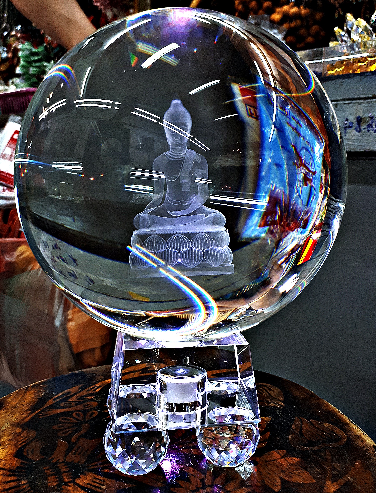 ลูกแก้ว ลาย พระพุทธรูป 3 มิติ ขนาด 8นิ้ว (20ซม.) พร้อมฐานไม้รองวาง