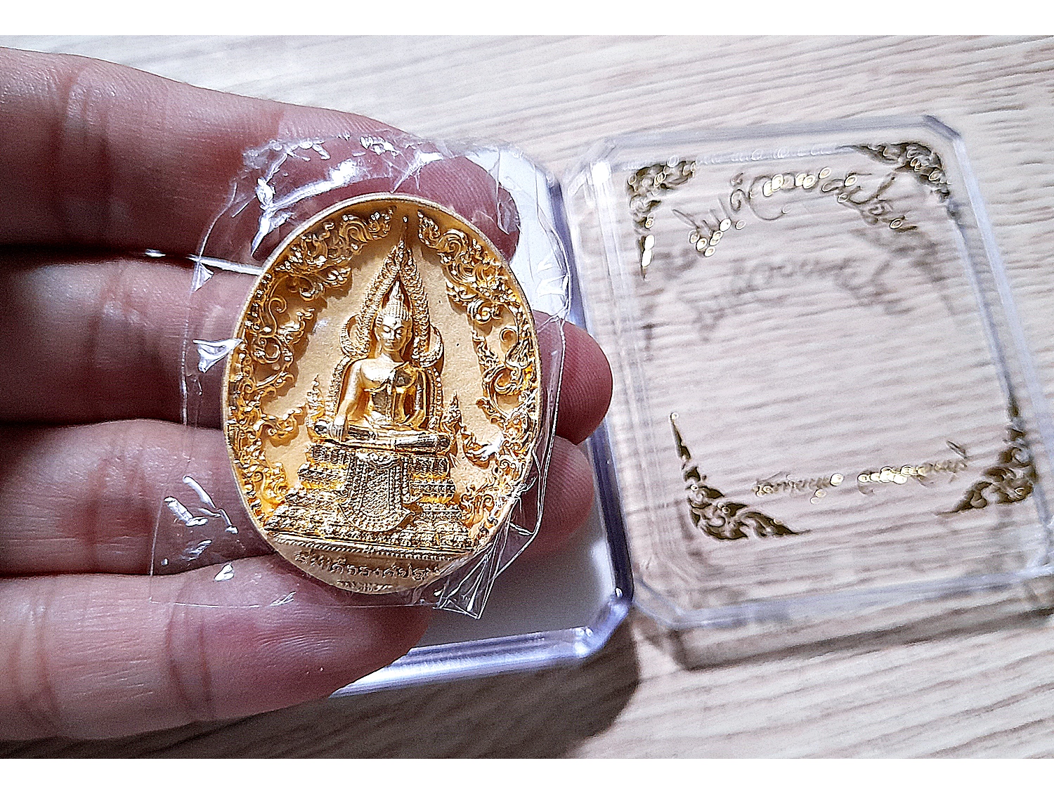 เหรียญสมเด็จองค์ปฐม หลัง ท้าวเวสสุวรรณ 8กร 4พักตร์ เนื้อกะไหล่ทอง(งานพุทธศิลป์) ปี2563 #รับประกันแท้ (พิธีสะท้านไตรภพ พิธีปลุกเสกพร้อม #พระกริ่งสะท้านไตรภพ) - หลวงพ่อเล็ก วัดท่าขนุน