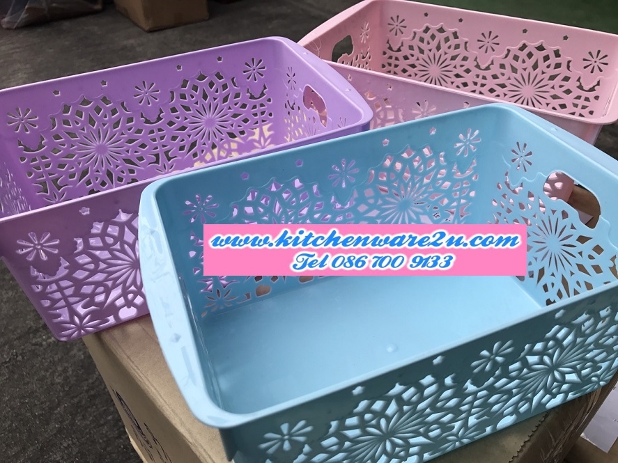 P10307 ตะแกรงเหลี่ยม ลายฉลุ (15*23*10 cm) สีหวาน (ราคาส่งต่อ 1 โหล: 12 ชุด:เฉลี่ย 12.5 บต่อใบ ขายส่งทุกอย่าง 20 บาท)