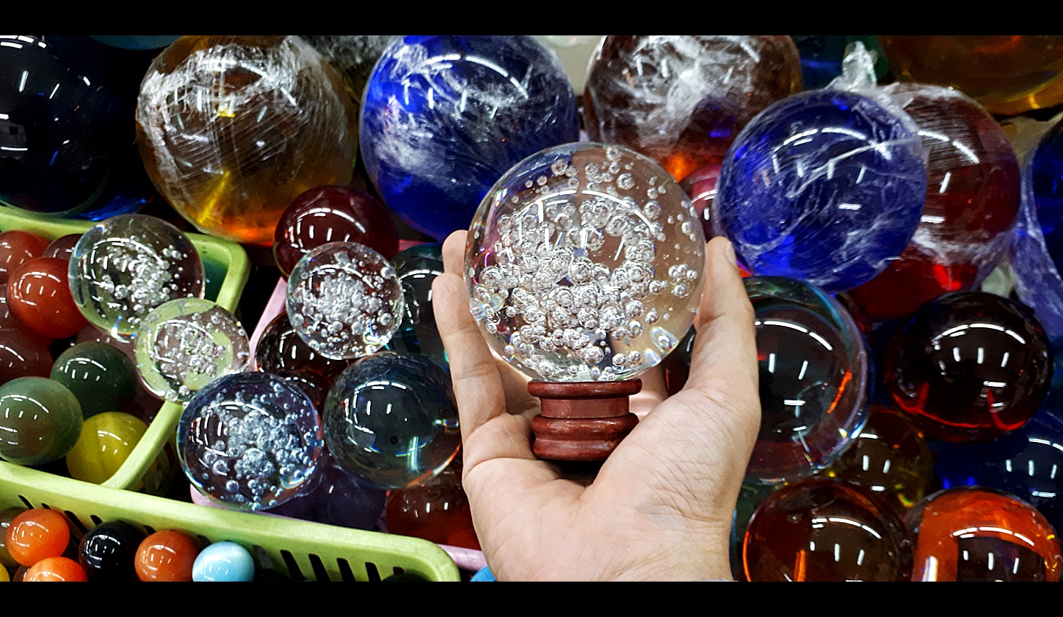 ลูกแก้ว แฟนตาซี ฟองอากาศ สีใส หลายขนาด เล็ก ใหญ่ ขนาด 5ซม 6ซม 8ซม 15ซม 20ซม พร้อมฐาน (ขายปลีก ขายส่ง)