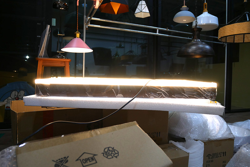 โคมไฟแขวนเพดานกรอบสี่เหลี่ยมโมเดิร์น LED สีน้ำตาล [LD-1046SQ]