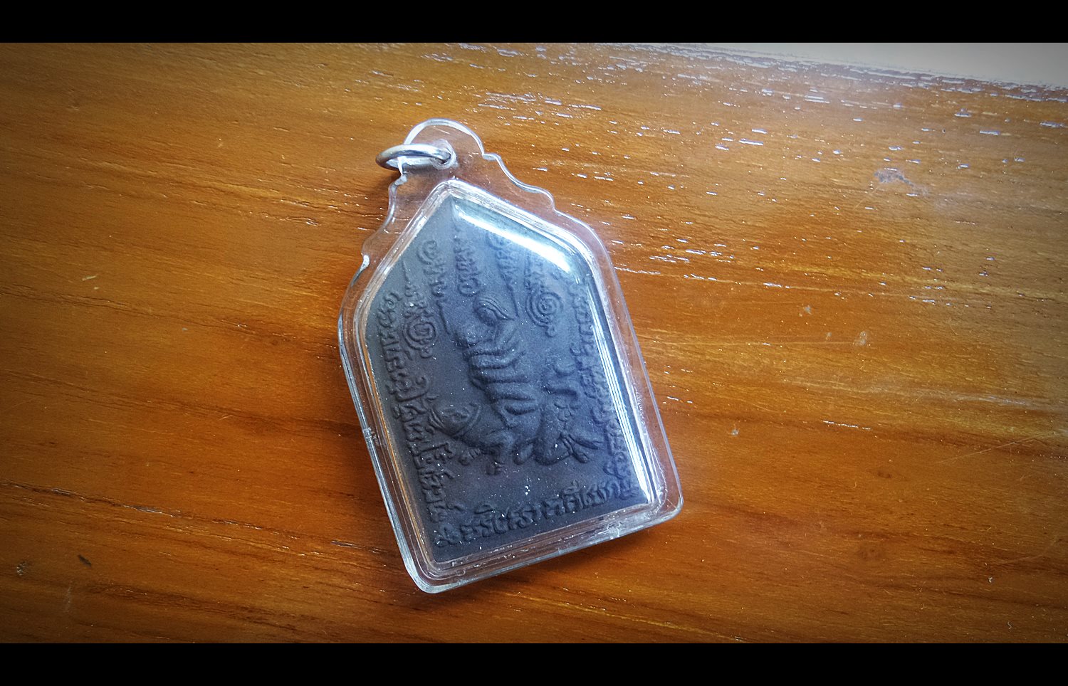 อิ้นขี่เพชรพญาธร และ ขุนแผนพรายสิเน่หา ด้านหลังฝังนางกินรี หลวงปู่ครูบาคำเป็ง