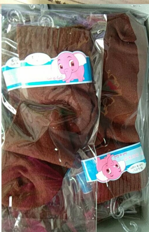 P09578 ถุงเท้านักเรียนสีน้ำตาล ข้อสั้น เบอร์ 5-7 (ราคาส่งต่อ 1 โหล:12 คู่:เฉลี่ย 14 บ/คู่ ขายส่งทุกอย่าง 20 บาท)