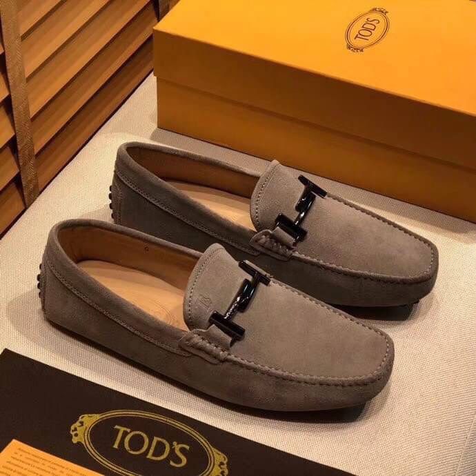 รองเท้า td men loafer ชาย 38-45 สอบถามรุ่นได้ค่ะมีหลายแบบกดดูด้านใน