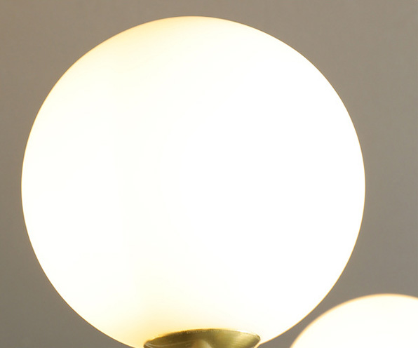 โคมไฟแขวนเพดานโครงเหล็กทรงโค้งสีขาวโป๊ะโคมแก้วทรงกลมสีขาวนม[WH6]