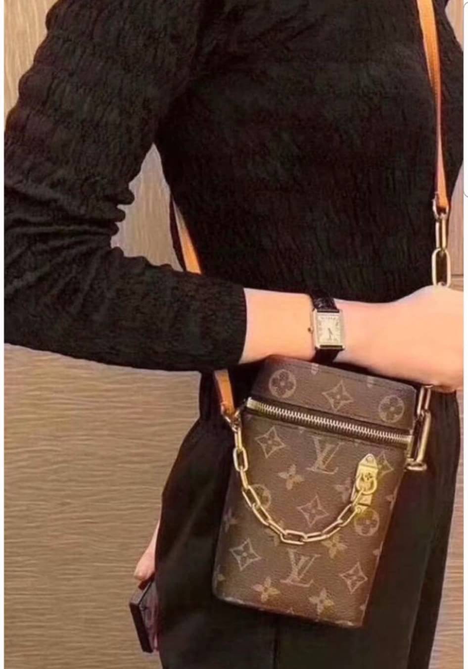 กระเป๋า lv phone box 11x17cm