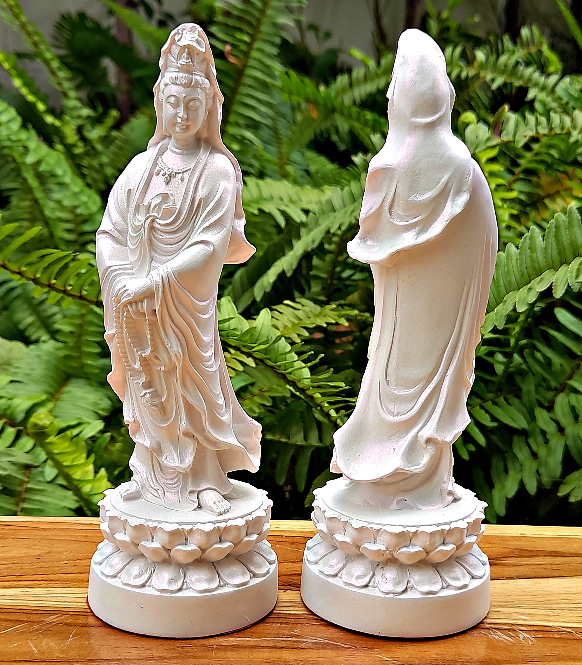 รูปหล่อ พระแม่กวนอิม ปางยืน เนื้อเรซิ่น สีขาวมุข(ประกายสะท้อนแสงเหลือบสีรุ้ง) (สูง9นิ้ว) ปี2564 #รับประกันแท้ - หลวงพ่อเล็ก วัดท่าขนุน ปลุกเสก