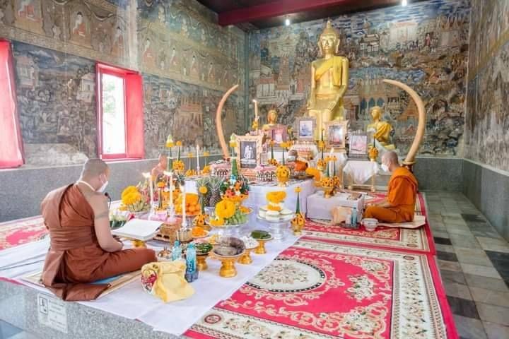 พระกริ่ง หลวงพ่อกวย ชุตินฺธโร (ฉายา "ชุ-ติน-ธะ-โร" ของ หลวงพ่อกวย แปลว่าผู้ทรงไว้ซึ่งความรุ่งเรือง ) รุ่นแรก เนื้อทองลำอู่+เนื้อชนวน (ชุดกรรมการ) ปี2565 #รับประกันแท้ - หลวงพ่อกวย วัดโฆสิตาราม