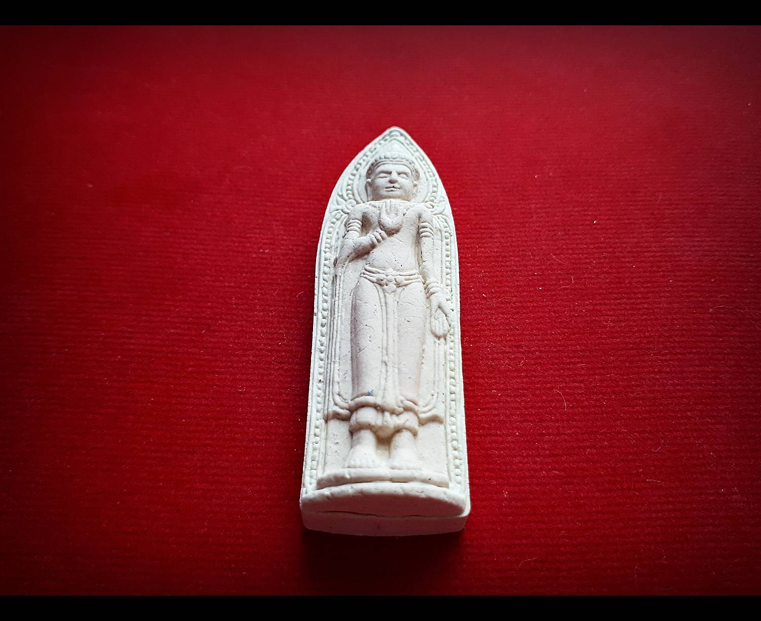 พระร่วงเดชอุดม (เนื้อผงมวลสารก้นกรุวังหน้าผสมผงอิทธิเจสายศิลปิน)