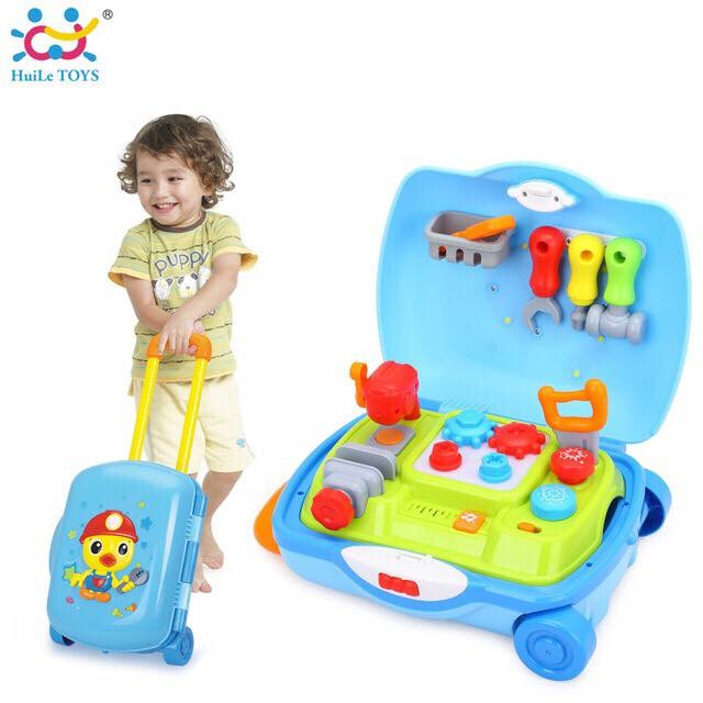 กระเป๋าเดินทางล้อลากสำหรับวิศวกรตัวจิ๋ว Huile Toys Carry-Along-Suitcase (Engineer)