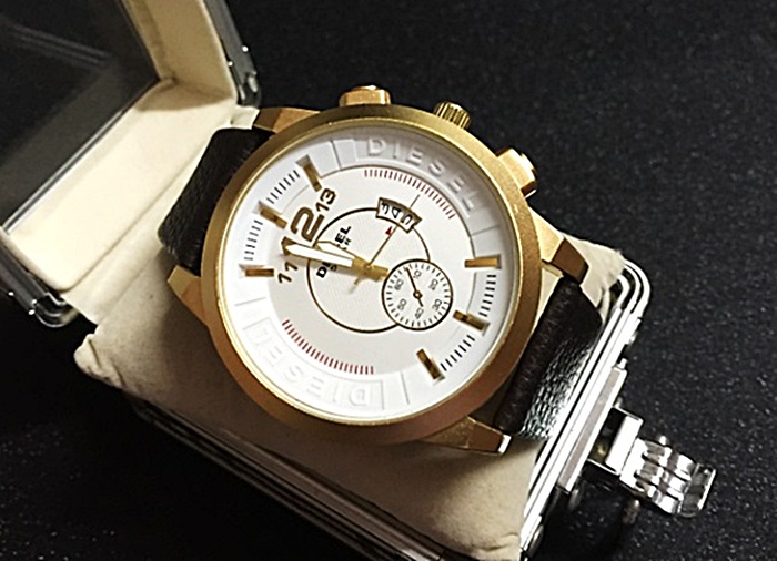 นาฬิกา Diesel สีทอง สายหนังสีน้ำตาลเข้ม