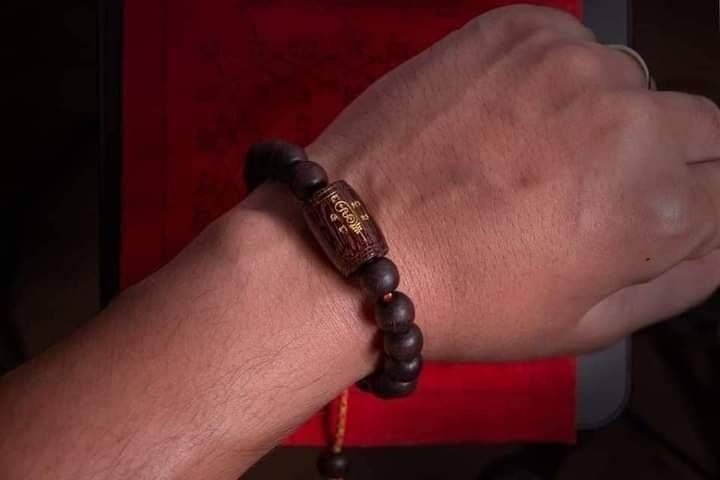 ประคำ สร้อยกำไรข้อมือ + ลูกสะกดตะกรุด(ยันต์นะกินไม่รุ้สิ้น วิชาหลวงปู่หมุน วัดบ้านจาน) เนื้อไม้พญางิ้วดำ #รับประกันแท้ - หลวงปู่อุดมทรัพย์(พระอาจารย์จ่อย) ศิษย์เอกหลวงปู่หมุน ปลุกเสก )