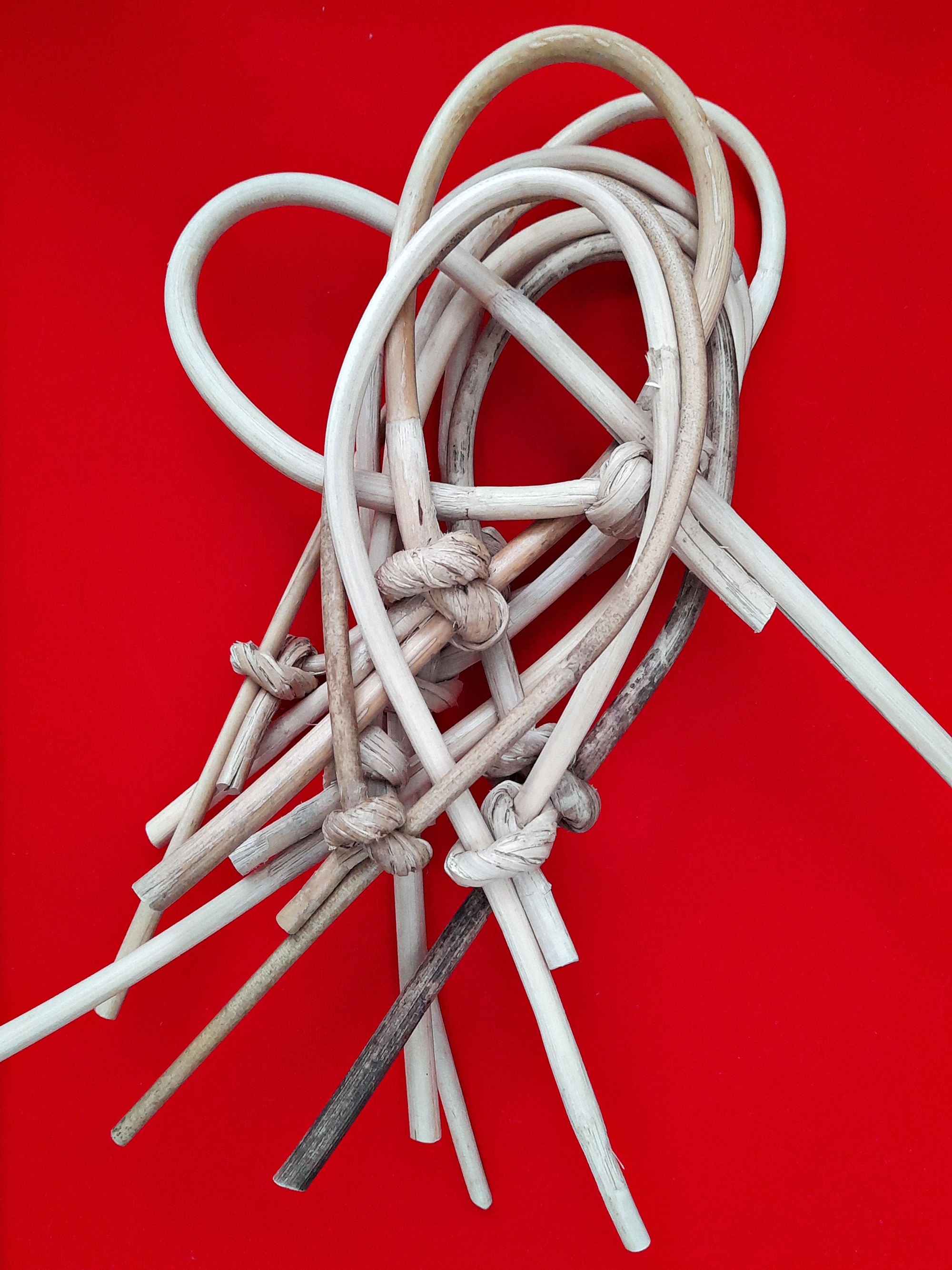 บ่วง ไล่ลม(ทำจากหวายเส้นเดียวผูกด้วยมือ) ปี2564 (พุทธคุณ #ไล่กันลม #ไล่กันพายุ #รักษาบ้านเรือน สถานที่) #รับประกันแท้ - หลวงพ่อบ๊ะ วัดโพธิ์ลังกา ปลุกเสกเดี่ยว