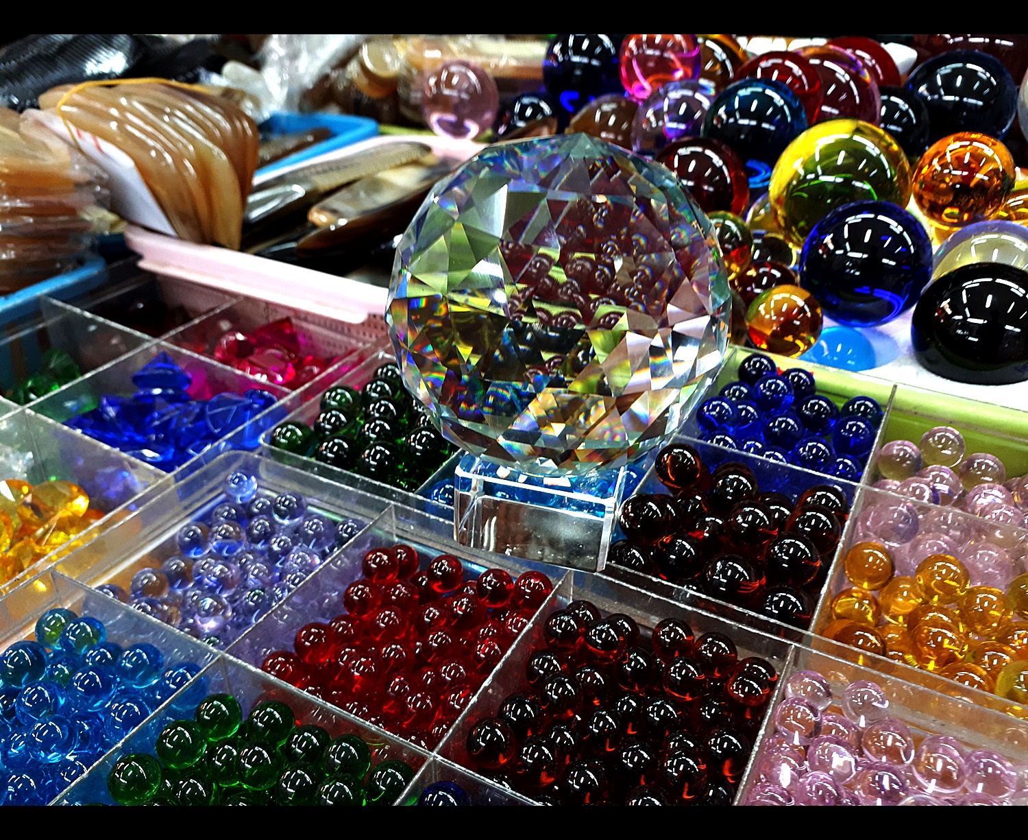 ลูกแก้ว คริสตรัล เหลี่ยม ปรับฮวงจุ้ย สะท้อนแสง (ขนาด 20/15/13/8/6/5/4/3 ซม )