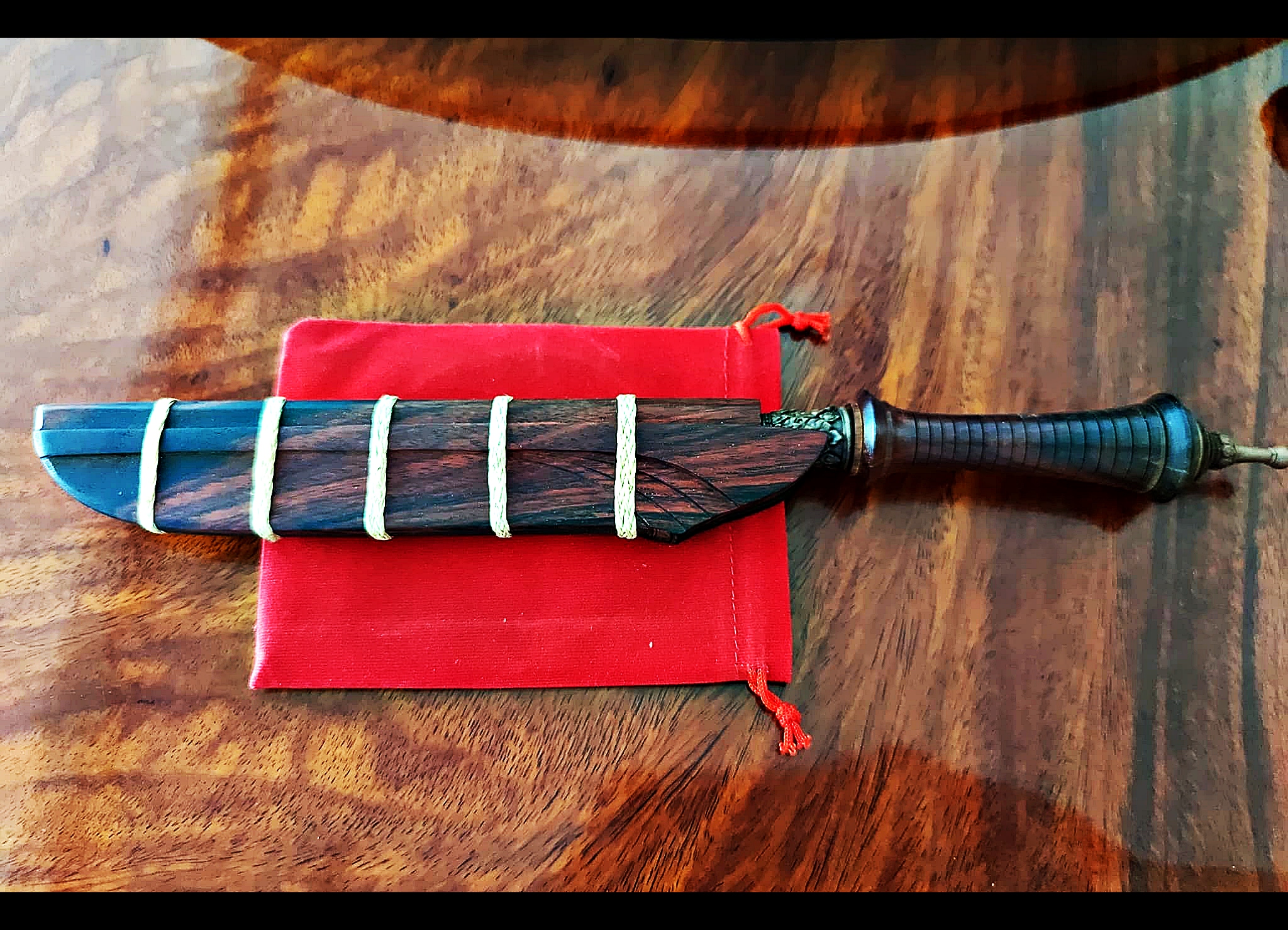 มีดหมอ ลูกพราหมณ์ จันทร์เพ็ญ (ตีจากเหล็ก315ชั้น ขนาดใบมีด7นิ้ว ไม้พยุงรัดด้วยหวาย) (พิธีเข้ากรรมฐาน3วัน 3คืน) ปี2563 #รับประกันแท้ - หลวงพ่อเล็ก วัดท่าขนุน