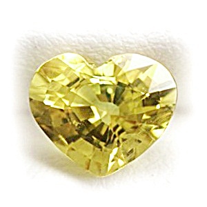 Yellow Sapphire พลอยบุษราคัมบางกะจะ รูปหัวใจ หนัก 2.32 กะรัต สีเหลืองทอง เกือบเป็นสีมะนาว ความสะอาดมองตาเปล่าสะอาด 98%รูปร่างสวย ไฟดีมาก เจียระไนสวย