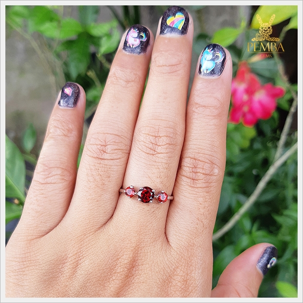 แหวนโกเมนแท้ เงินแท้ ชุบทองคำขาว แหวนพลอยแท้