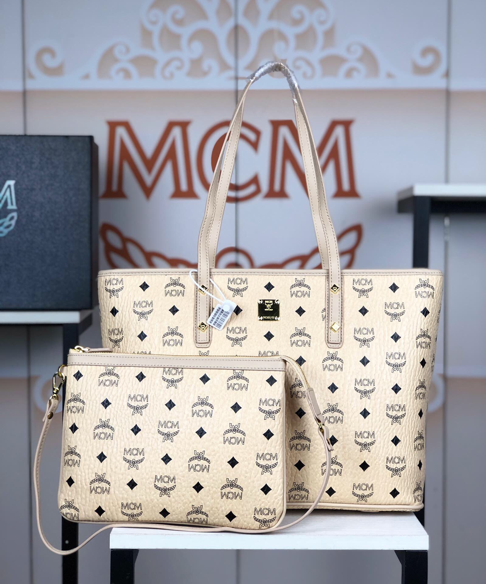 กระเป๋า mcm shopping bag 35x28cm