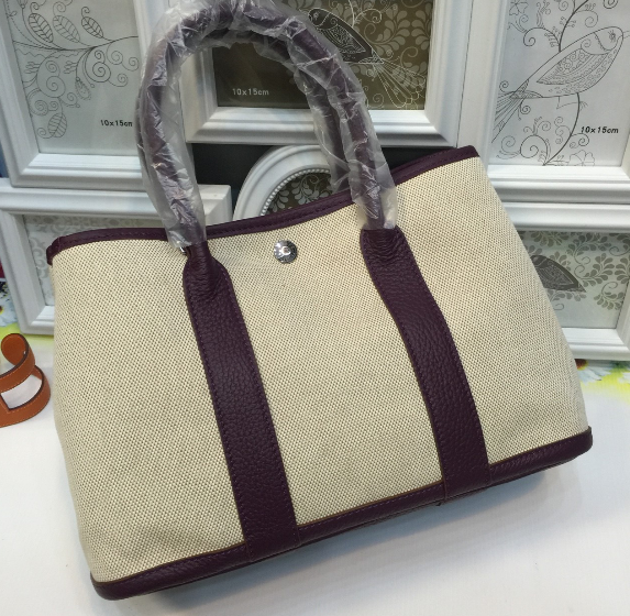 กระเป่า hm garden party leather + canvas 30 cm ตอนนี้มีแต่งานสั่งทำราคาหลักหมื่นสอบถามได้ค่ะ