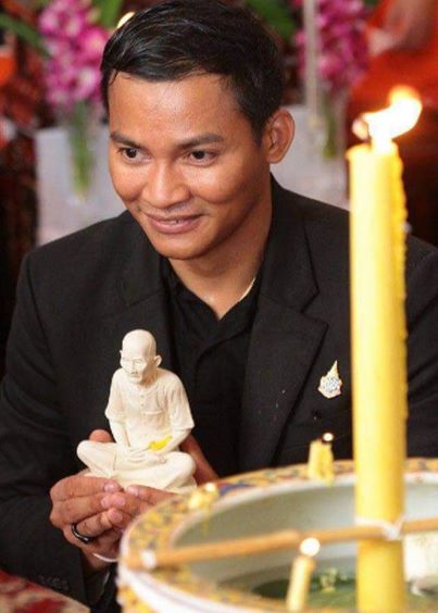 รูปหล่อ อาแปะ โรงสี เซียนแปะโรงสี วัดศาลเจ้า (ขนาดบูชา5นิ้ว) รุ่นฟ้าประทานพร ปี2560 (ใต้ฐานอุดมวลสาร ผ้ายันตื ผงธูป เหรียญ)