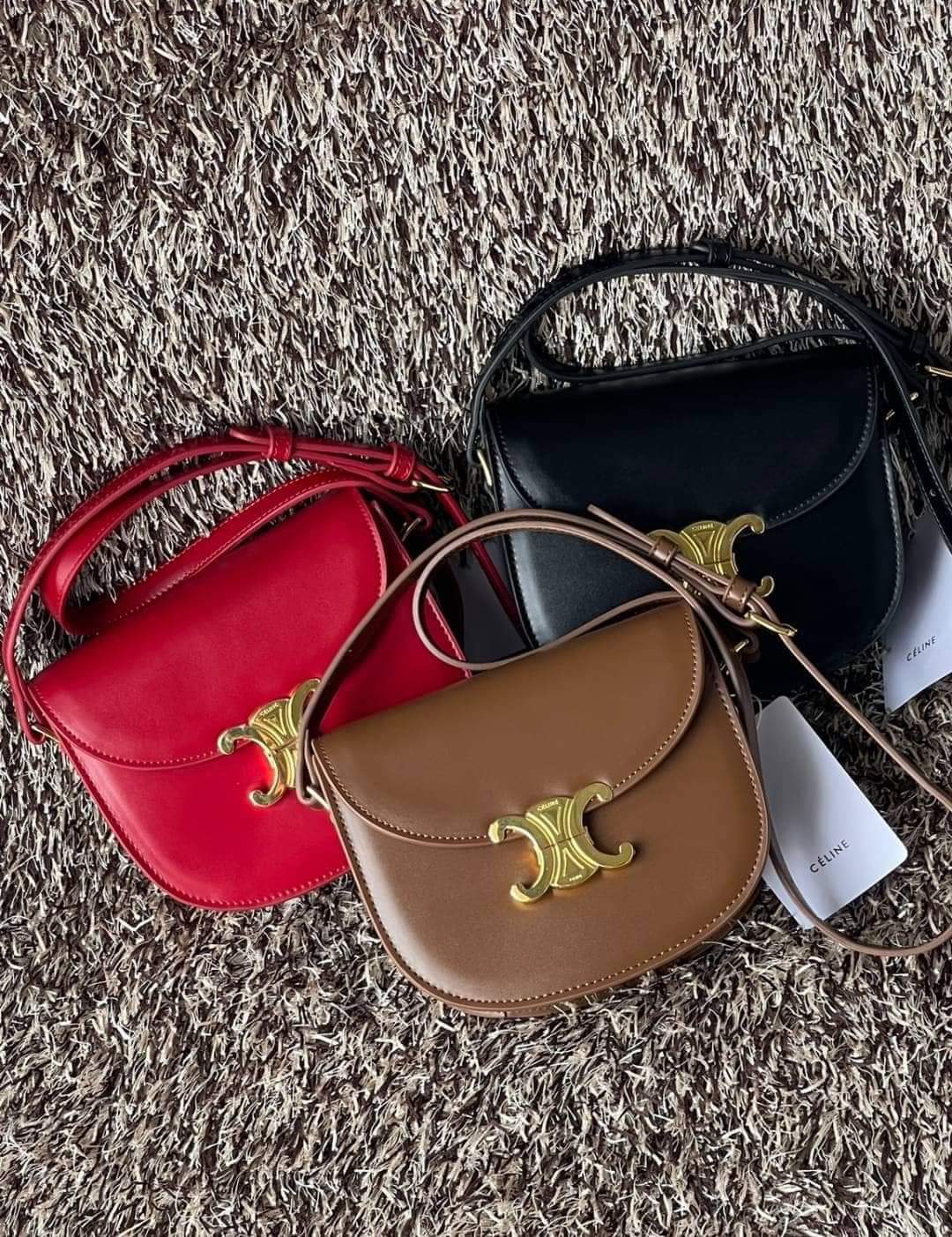 CELINE TEEN BESACE TRIOMPHE IN SHINY (แอดไลน์ก่อนสั่งซื้อ)