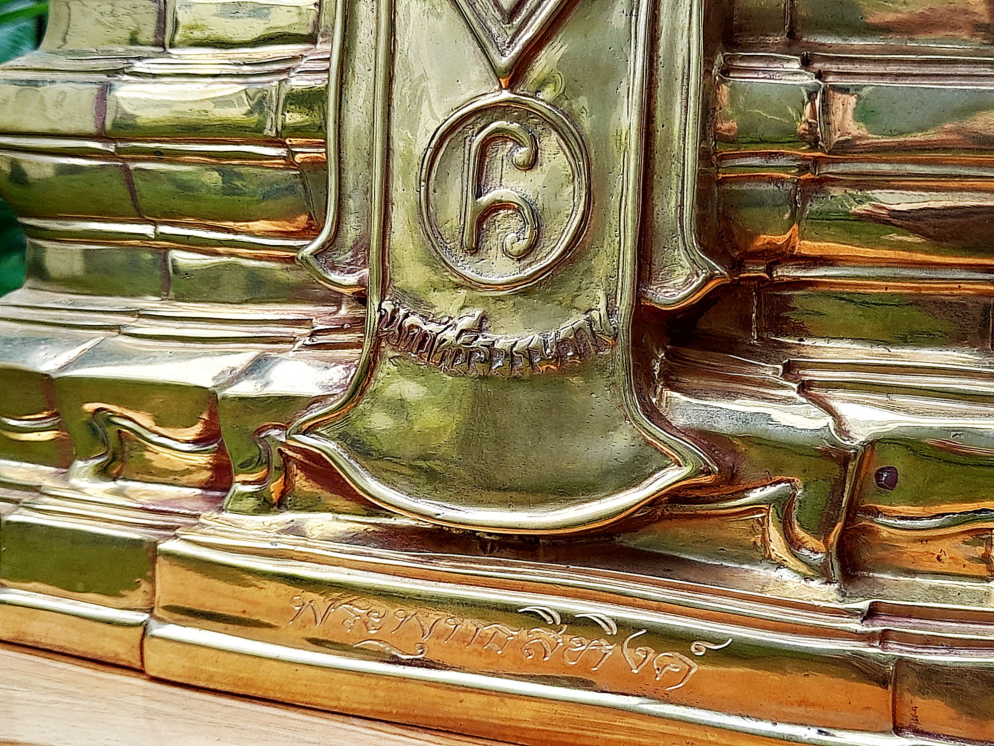 รูปหล่อ พระพุทธสิหิงค์ นิรันตราย ฐานยันต์นอโม เนื้อทองเหลืองขัดเงา (หน้าตัก9นิ้ว สูง18นิ้ว ฐานกว้าง14.5นิ้ว) วัดพระมหาธาต จ.นครศรีธรรมราช ปี2562 #รับประกันแท้