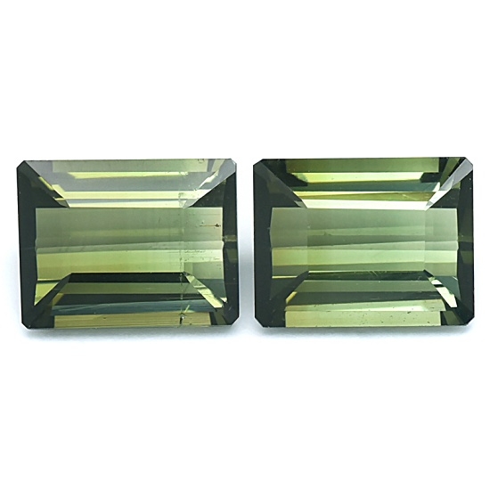 Natural Couple Octagon Green Tourmaline พลอยทัวมาลีน รูปสี่เหลี่ยมตัดมุมคู่ น้ำหนักรวม 5.35 กะรัต ขนาด 9x7 มิล สีเขียวเข้มสวย เนื้อสะอาด