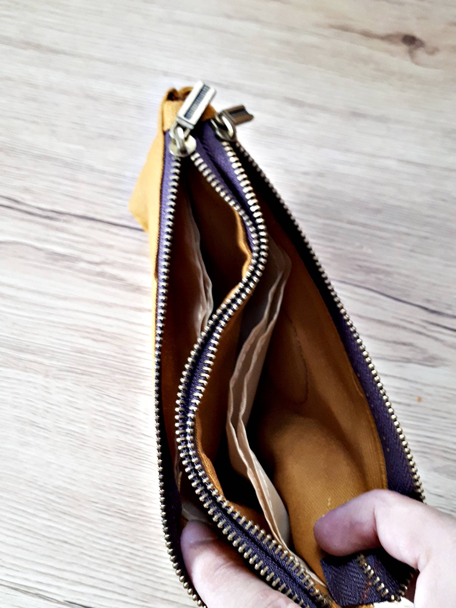 กระเป๋า ยันต์นะโมตาบอด - ออกในวาระครบรอบ 60ปี หลวงพ่อเล็ก วัดท่าขนุน (ฉลองครบ อายุ60ปี) (เข้าพิธีกรรมฐาน 3วัน ปี2561) #รับประกันแท้