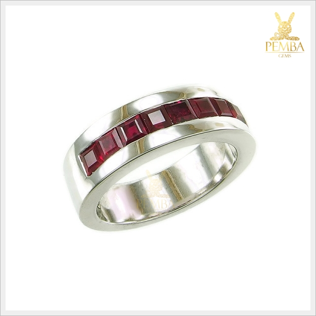 แหวนทับทิมไทย สีเลือดนก เงินแท้ ชุบทองคำขาว เพิ่มอำนาจบารมี ความมั่นใจ