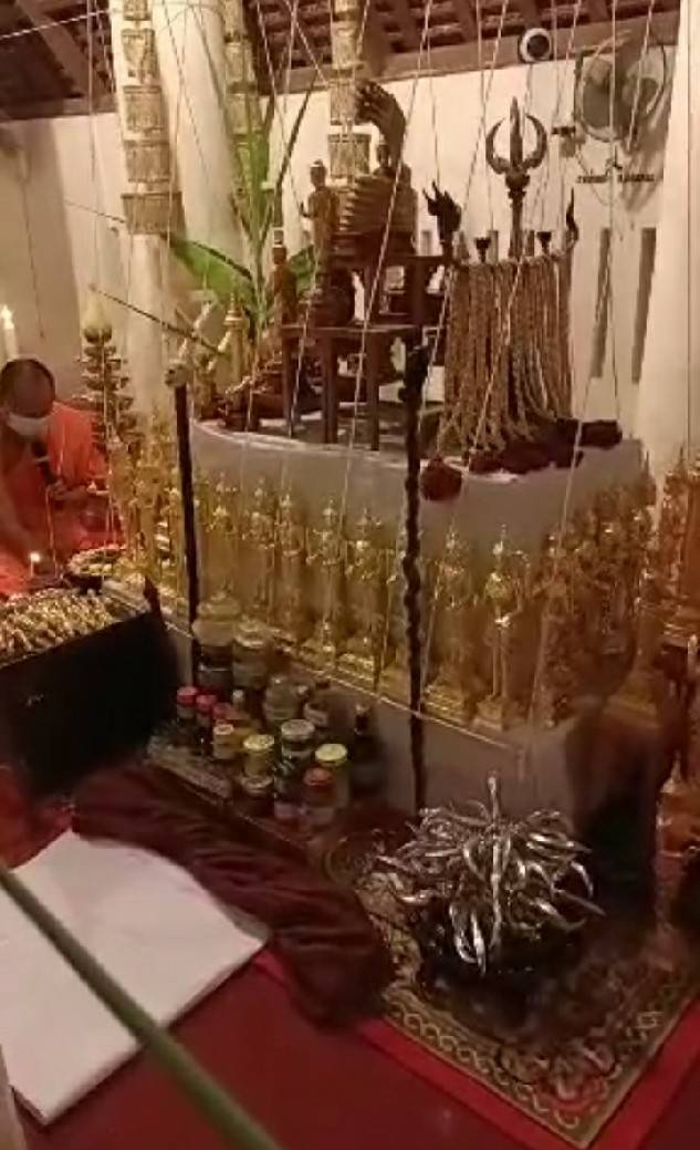 วชิราวุธ(สุดยอดอาวุธของพระอินทร์) ขนาดใหญ่ เนื้อโลหะแร่เงินยวง