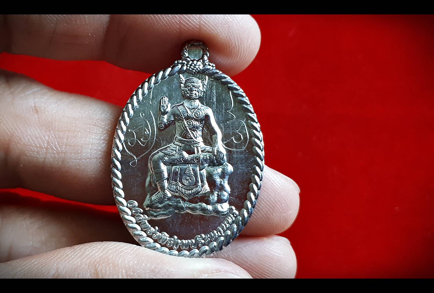 เหรียญพระพิราพ ไภรวะ ปางประทานพร ด้านหลังอักขระยันต์และคำอวยพร เนื้อตะกั่วนำฤกษ์ลองพิมพ์ (สร้าง เสกและจารอักขระลายมือ โดย พ่อครูพระอาจารย์ศิริพงศ์ คุรุพันธ์กิจ) ปี2561 - (จารอักขระเพิ่มด้านหน้า))