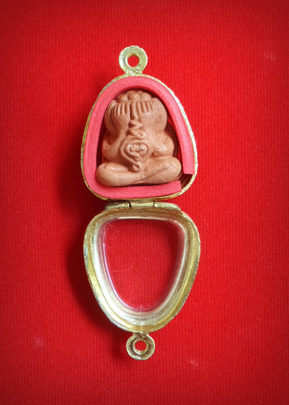 พระปิดตา เนื้อผงชมพูนุช ก้นอุดเทียนชัย ปี2543 - หลวงปู่หมุน (ออกวัดซับลำใย จ.ลพบุรี)