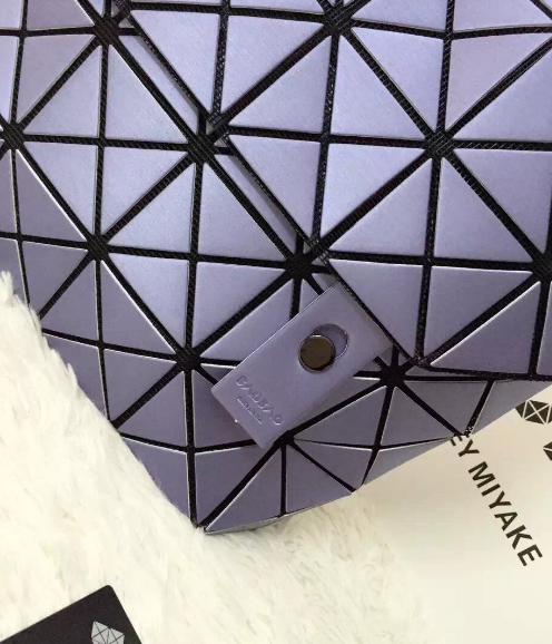 กระเป๋าสะพายข้าง issey rock sholder bag รุ่นใหม่ สีม่วงแมทด้าน