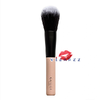 Gucci Beauty Blush Brush แปรงปัดแก้มกุชชี่ขนนุ่ม มาพร้อมกับด้ามสีพีชน่ารัก ขนาด 12cm