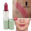 (Tester ขนาดเท่าตัวขาย) Clinique Different Lipstick #Raspberry Glace ลิปสติกให้เนื้อสีเนียนนุ่ม ติดทนนาน เข้ากับทุกเฉดสีผิว ไม่ว่าจะผิวขาวเหลือง ขาวชมพู หรือผิวสองสี ให้ความรู้สึกเหมือนเพิ่งทาลิปสติกใหม่ ๆ แม้จะผ่านไปนานถึง 8 ชั่วโมง สีไม่เลอะเลือนหรือแห้