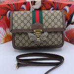 กระเป๋า gc สะพายข้าง canvas bag 11 นิ้ว สีน้ำตาล สีแดง