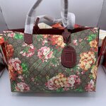 กระเป๋า gc shopping bag ใช้ได้ 2 ด้าน 15นิ้ว สีดำ สีแดง