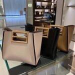 กระเป๋า fd way tote 20 cm มีหลายสีสอบถามได้ค่ะ