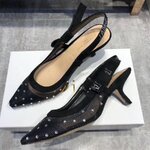 รองเท้า dio สอบถามไซส์ได้ค่ะสต็อคของเปลี่ยนตลอด