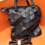 กระเป๋า issey tonneau boston bag 10 " สีดำ พร้อมสายยาว