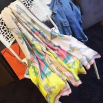 ผ้าพันคอ hm ผ้าคลุมไหล่ hm ลายม้า สีครีม