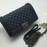 กระเป๋า cn boy flap bag caviar skin 10 นิ้ว อะไหล่เงิน/ทอง สีน้ำเงิน