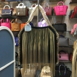 กระเป๋า stella falabella bag ประดับโซ่ 9 และ 10 นิ้ว สีดำ