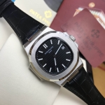 นาฬิกา Patek Philippe รุ่น Nautilus สี เงิน สายหนังสีดำ