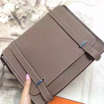 กระเป๋า hm messenger bag ชาย มีหลายสีสอบถามได้ค่ะ