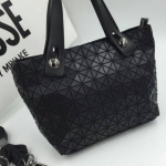 กระเป๋า issey 12x8 สีเทาแมทด้าน พร้อมสายยาว