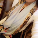 ผ้าพันคอ l ผ้าคลุมไหล่ l สีขาว