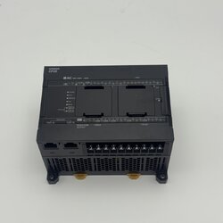Omron PLC Model:CP2E-N30DT-A , 18DI/12DO,220VAC,transistor