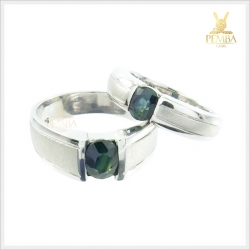 แหวนพลอยคู่รัก Ring of Love พลอยเขียวส่องแท้(มรกตจันท์)