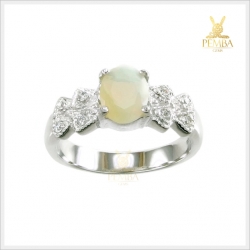 แหวนโอปอลขาว อัญมณีศิลปะสีเหลือบรุ้ง ใส่เพิ่มเสน่ห์ความมั่นใจ แหวนพลอยแท้